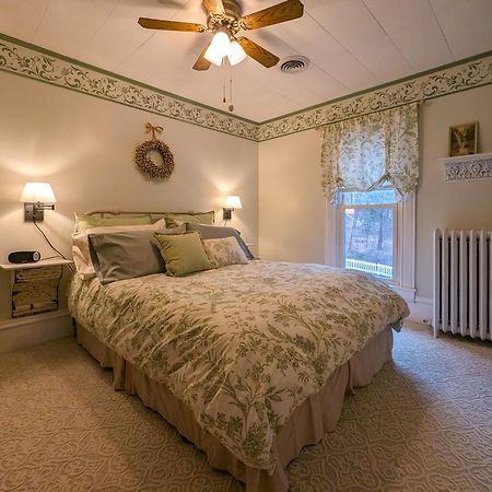 Hudson Manor Bed & Breakfast Уоткинс-Глен Экстерьер фото