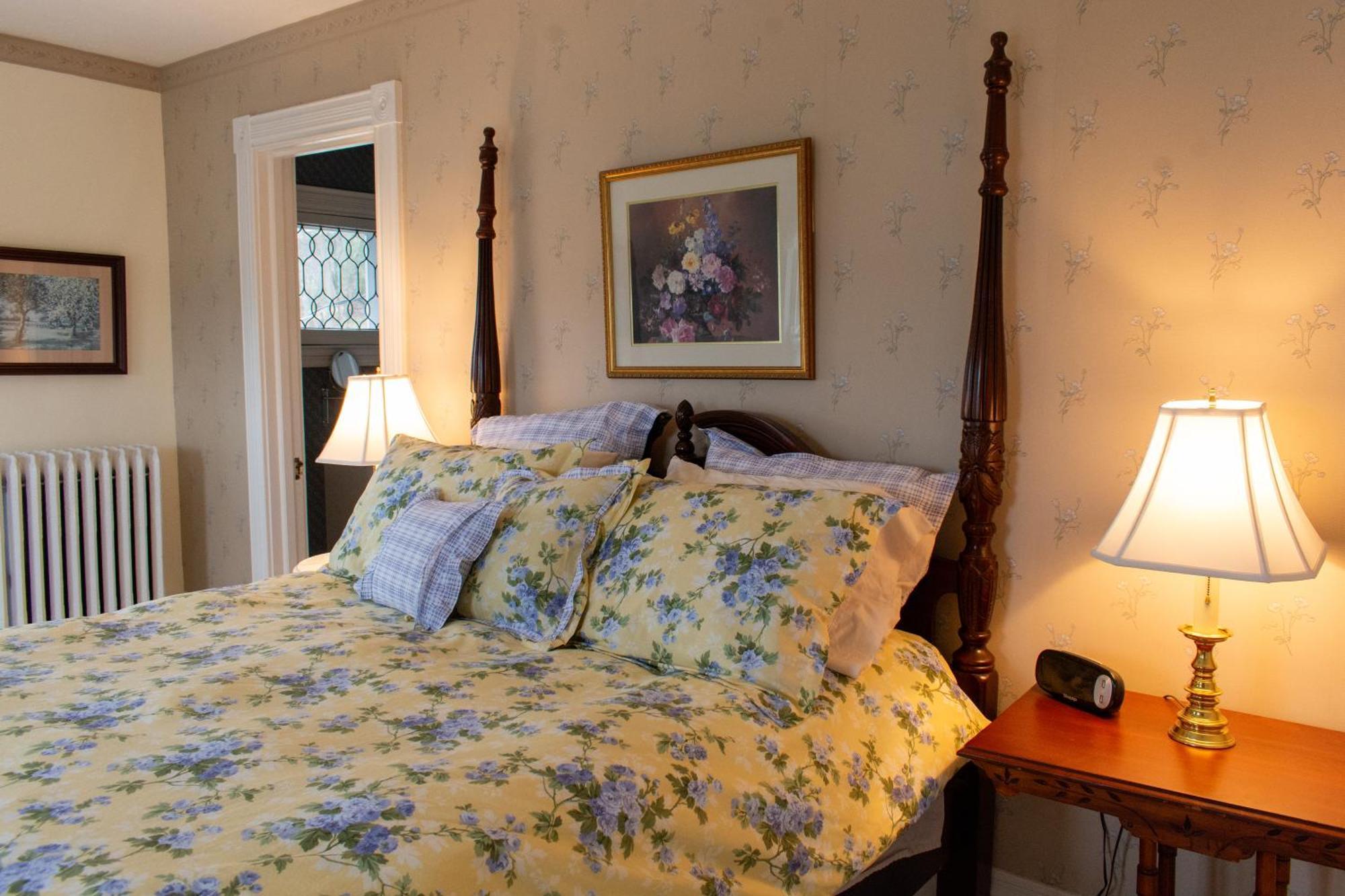 Hudson Manor Bed & Breakfast Уоткинс-Глен Экстерьер фото