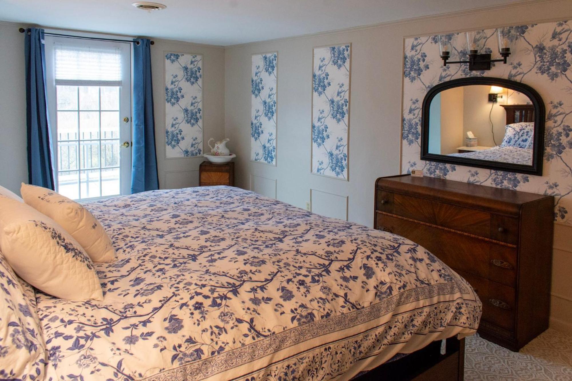 Hudson Manor Bed & Breakfast Уоткинс-Глен Экстерьер фото