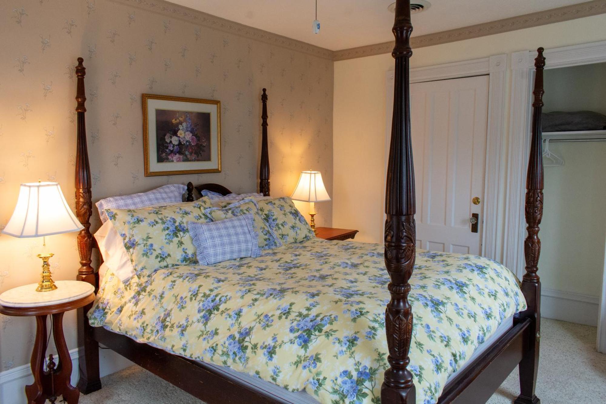 Hudson Manor Bed & Breakfast Уоткинс-Глен Экстерьер фото