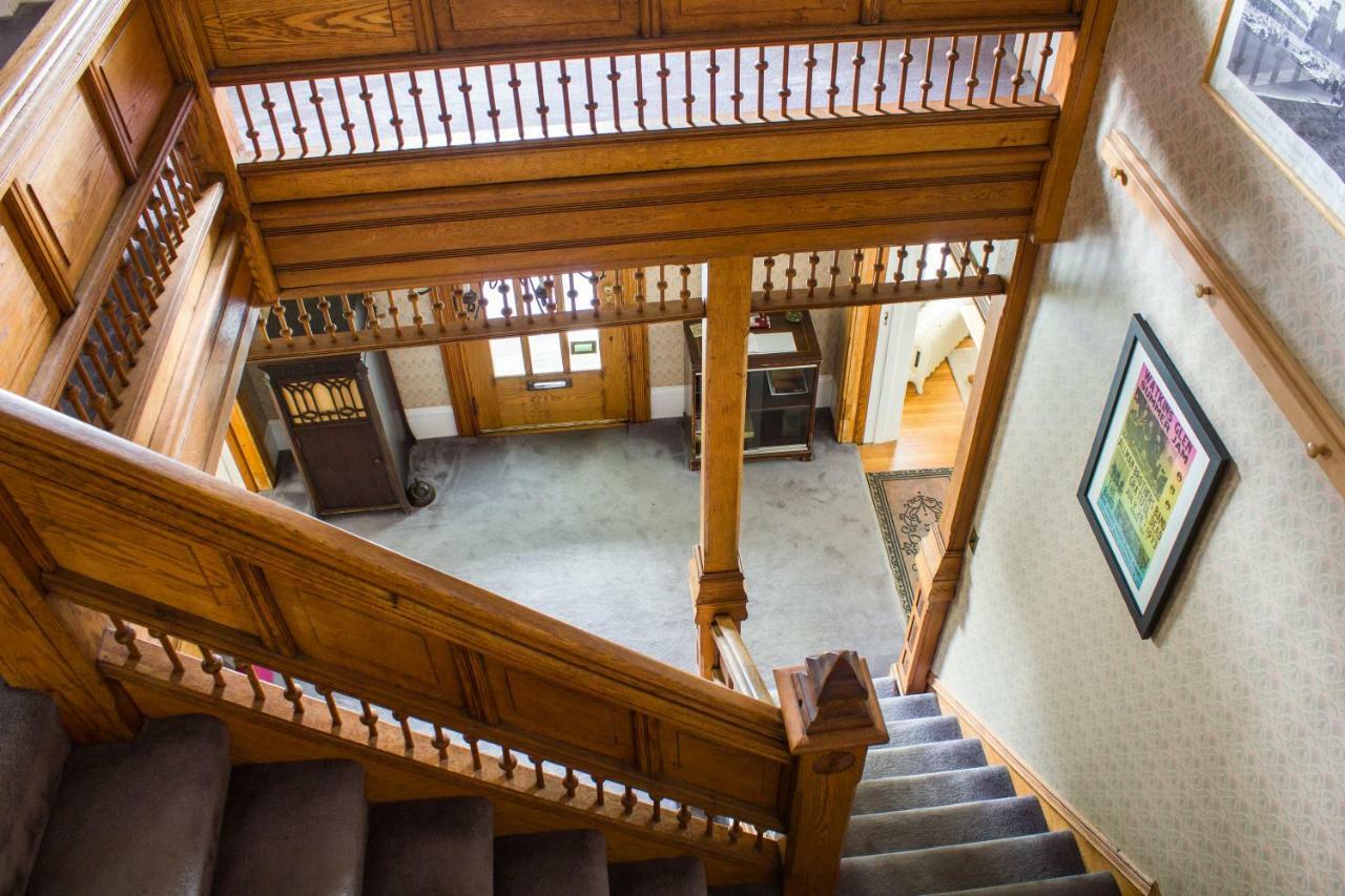 Hudson Manor Bed & Breakfast Уоткинс-Глен Экстерьер фото