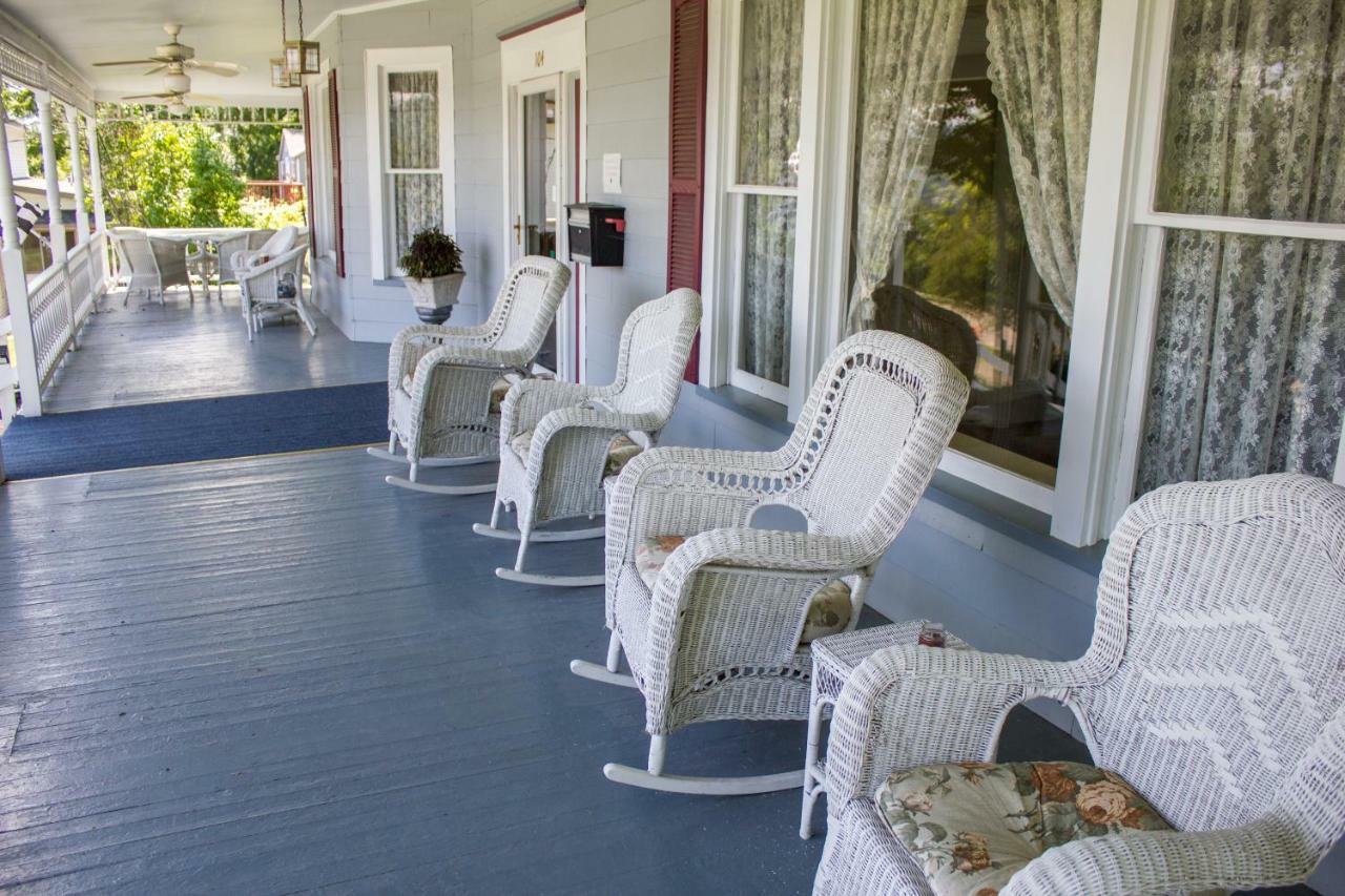 Hudson Manor Bed & Breakfast Уоткинс-Глен Экстерьер фото
