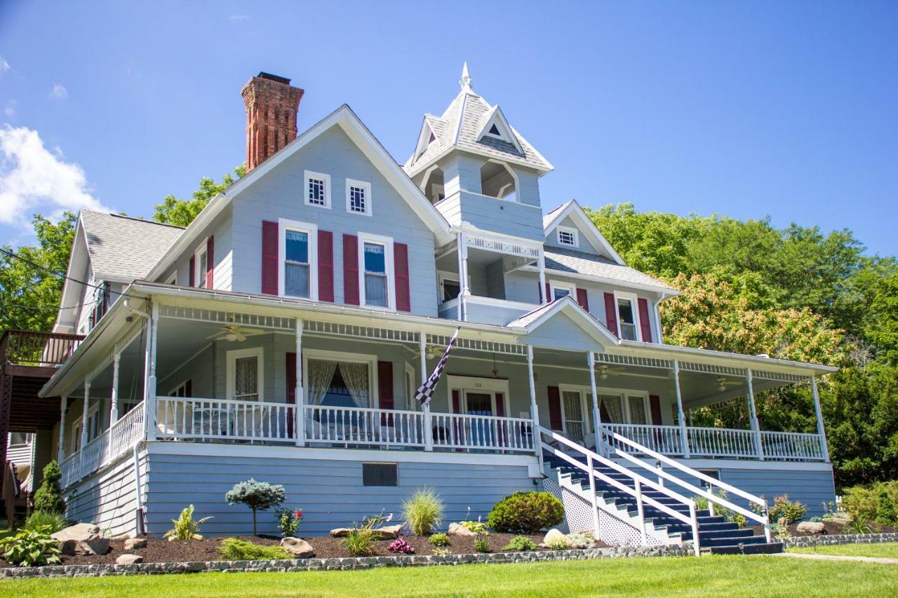 Hudson Manor Bed & Breakfast Уоткинс-Глен Экстерьер фото